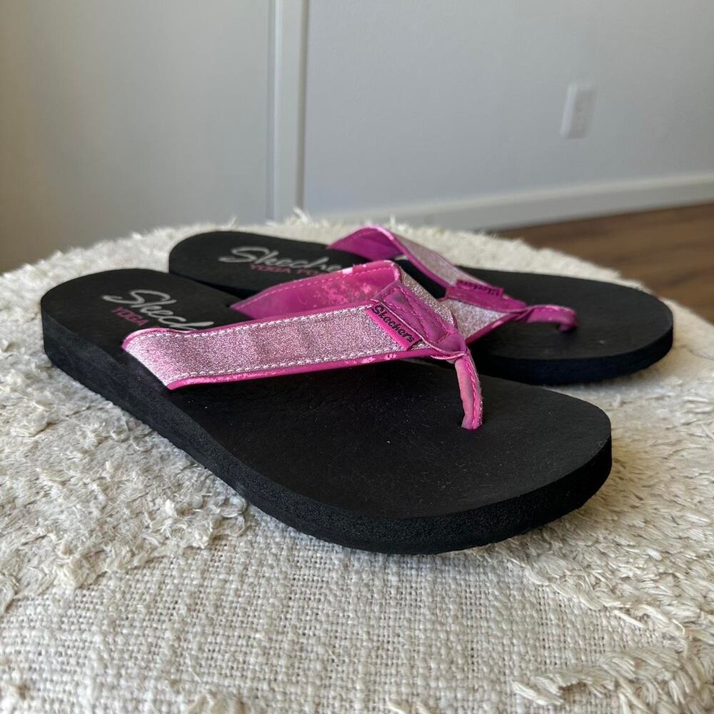 Sketchers Yoga Foam Pink Sparkly Flip Flops Woman’s Size 7